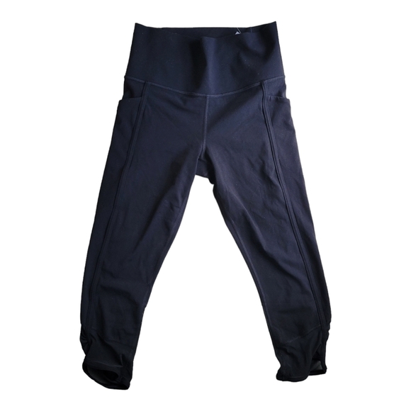 Athleta All In Black Capri Tights Size Small And Thigh Pockets with Rouched She - Picture 2 of 4